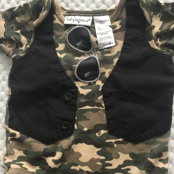 MILITARY NEWBORN BUNDLE NWOT - Picture 7 of 8